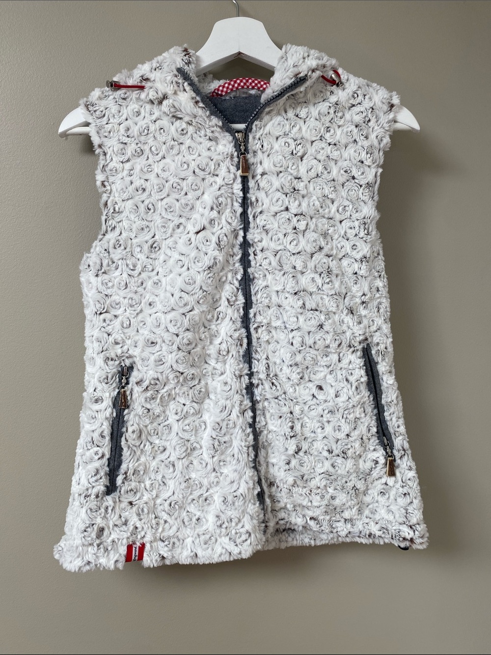 Almgwand Textured Fleece Vest size 6